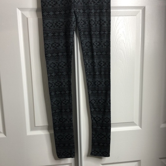 American Eagle Leggings Black Gray Hi Rise Aztec Print S - Picture 3 of 6